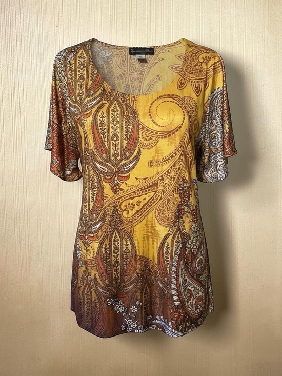 Appropriate Behavior Tops - Giorgio Armani Yellow Paisley Short Sleeve Scoop Neck Tee